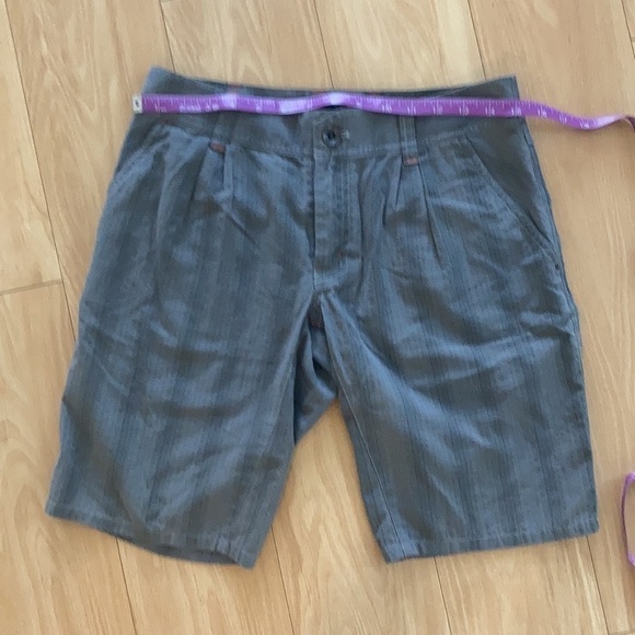 ARCTERYX women’s shorts - Picture 8 of 11